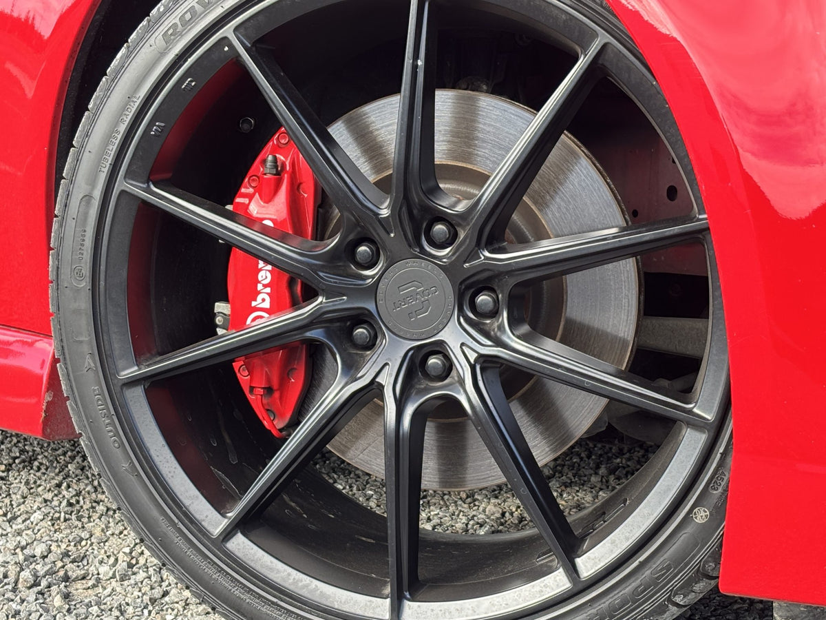 Holden Commodore VF Redline (2017) on Covert CV6