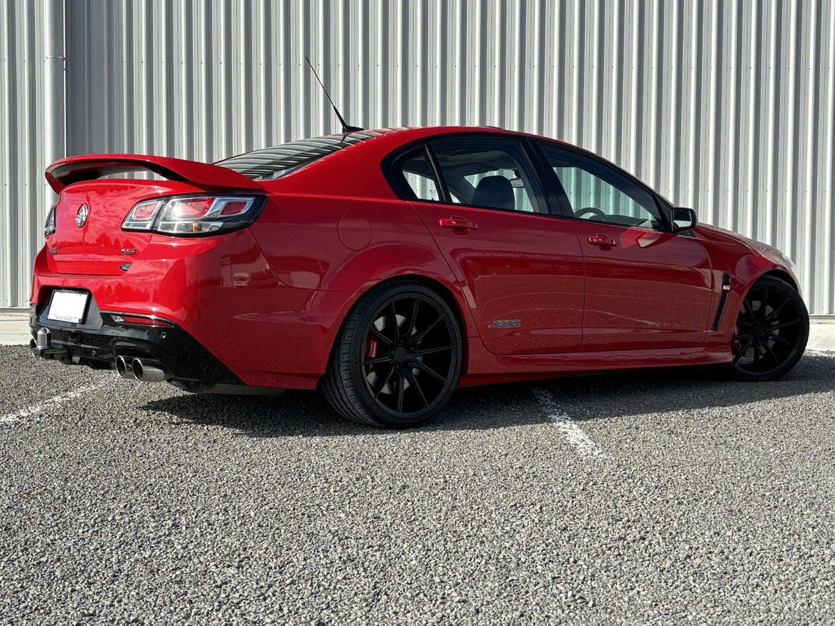 Holden Commodore VF Redline (2017) on Covert CV6