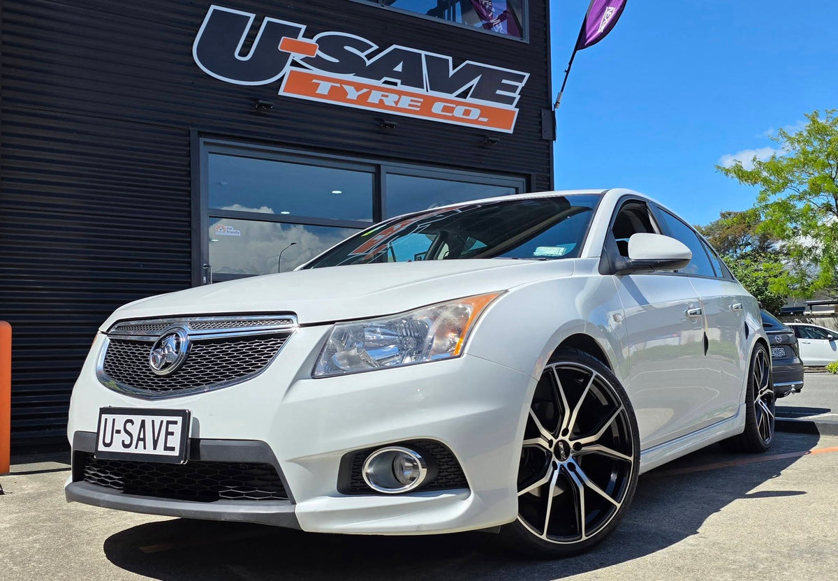 Holden Cruze SRi-Z (2011) on BGW Compton
