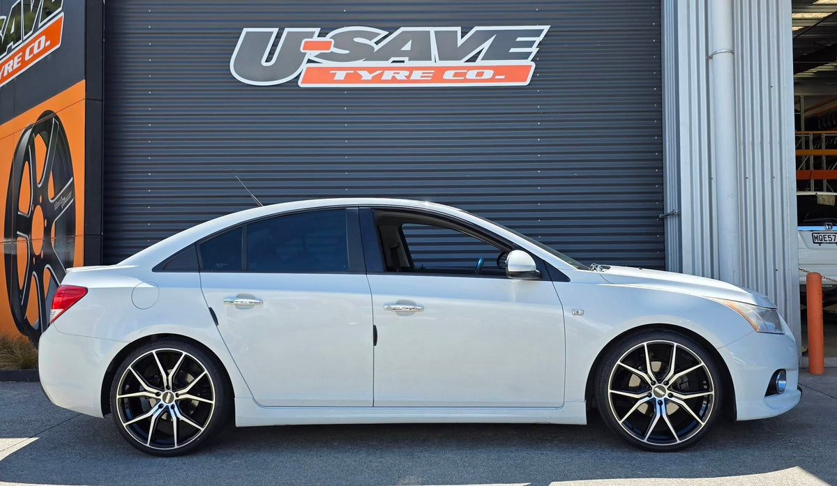 Holden Cruze SRi-Z (2011) on BGW Compton