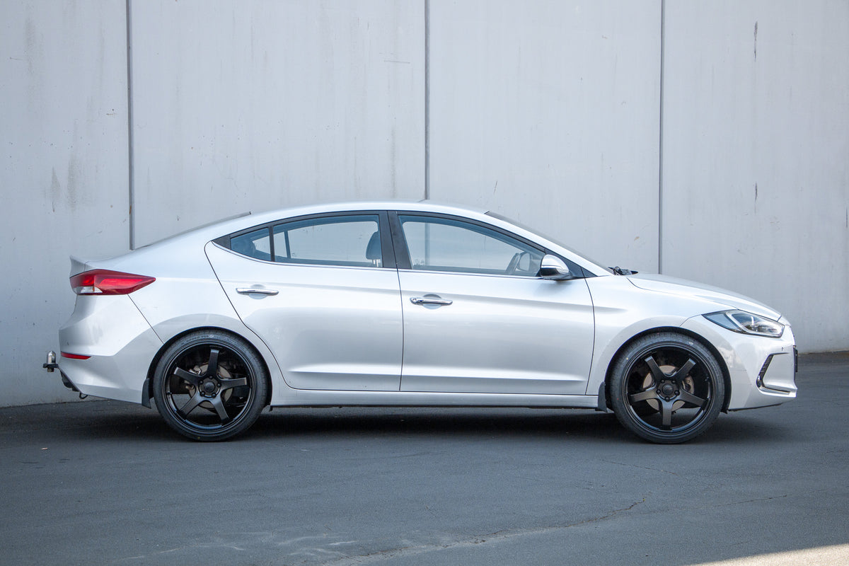 Hyundai Elantra (2016) on BGW Laguna