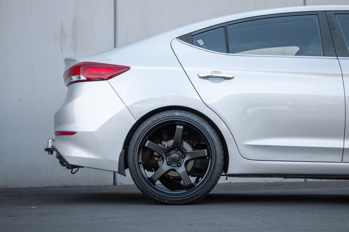 Hyundai Elantra (2016) on BGW Laguna