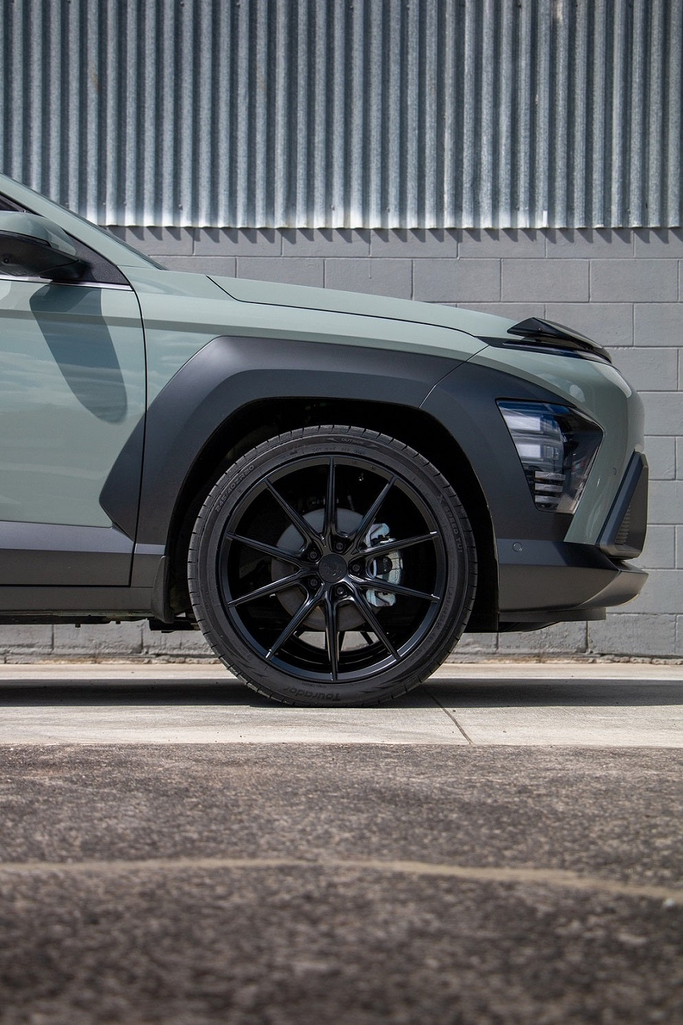 Hyundai Kona (2023) on Covert CV6