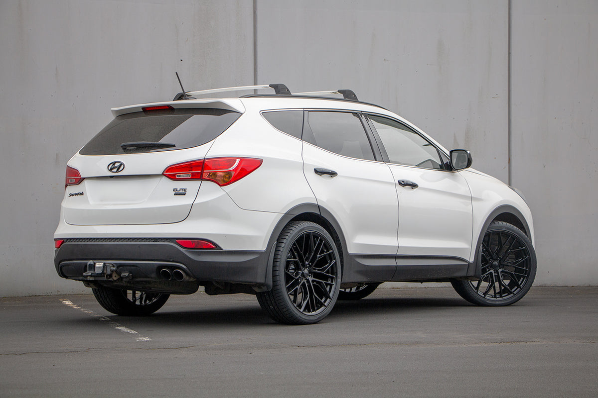 Hyundai Santa Fe (2013) on BGW Modena