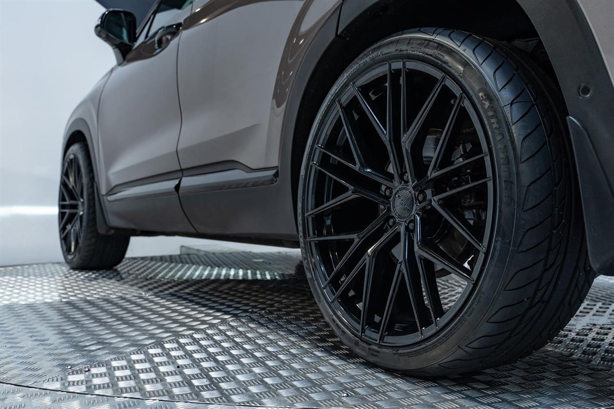Hyundai Santa Fe (2018) on BGW Prost