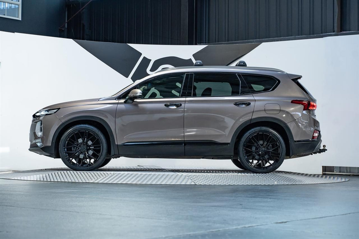 Hyundai Santa Fe (2018) on BGW Prost