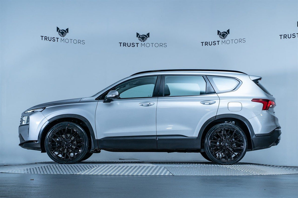 Hyundai Santa Fe (2021) on BGW Modena