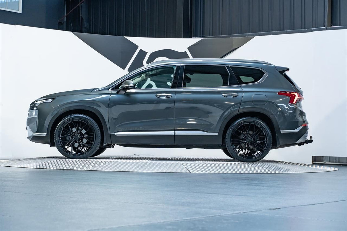 Hyundai Santa Fe (2021) on BGW Prost