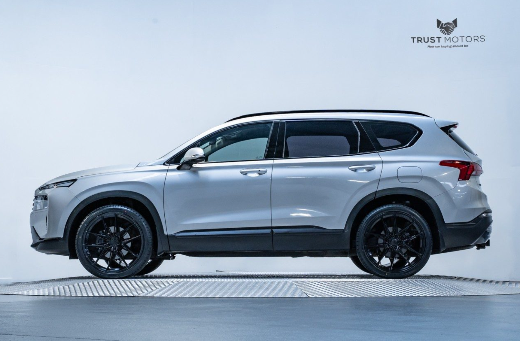 Hyundai Santa Fe (2021) on BGW Toretto