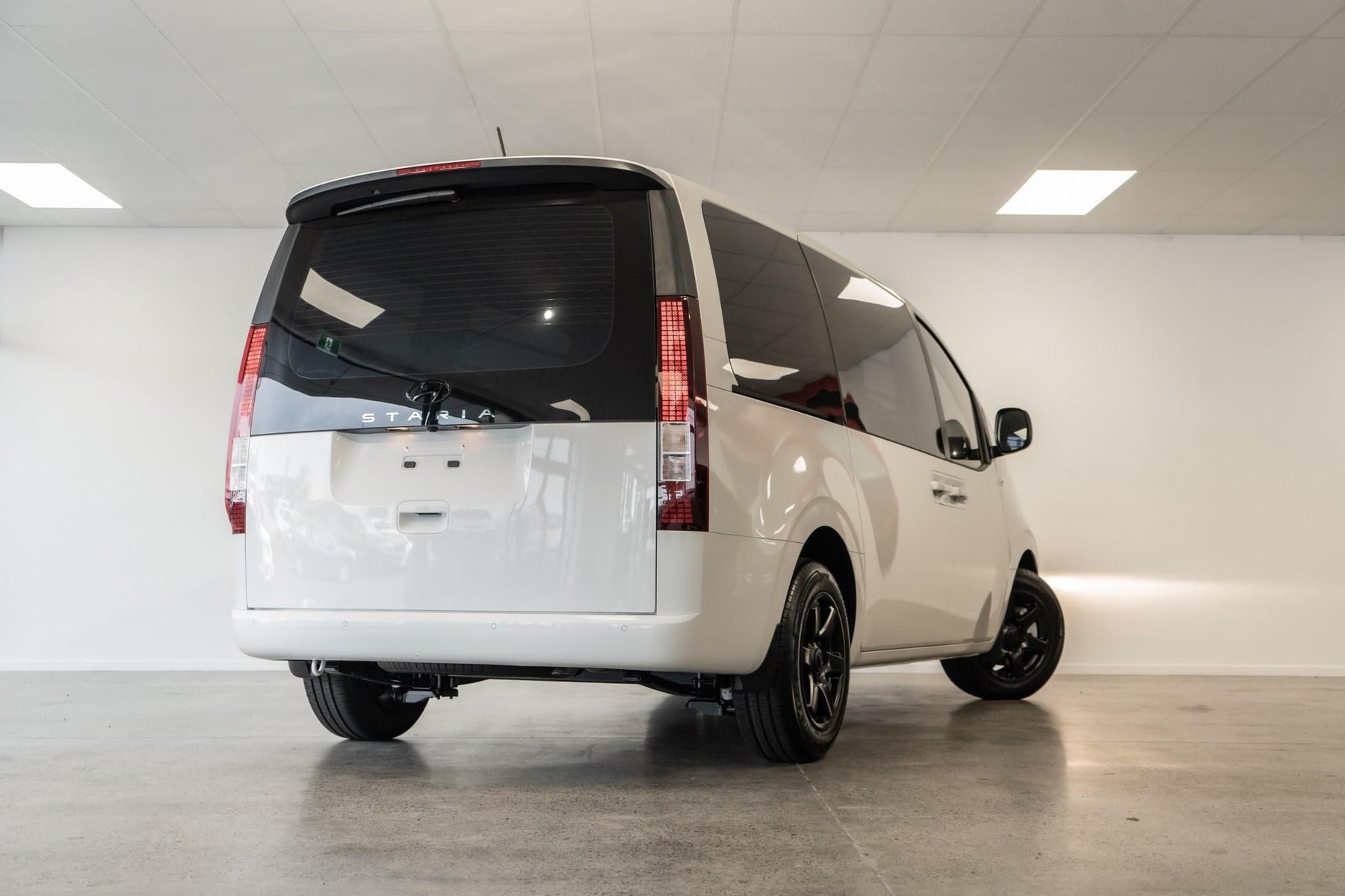 Hyundai Staria (2022) on BGW Beast