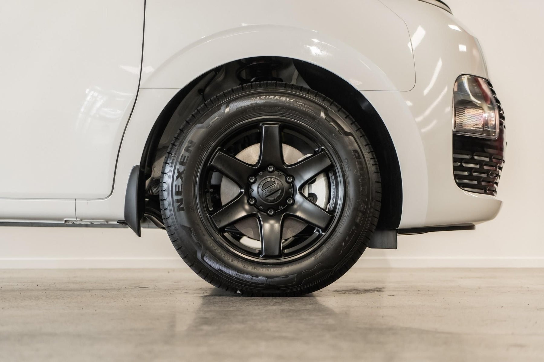 Hyundai Staria (2022) on BGW Beast