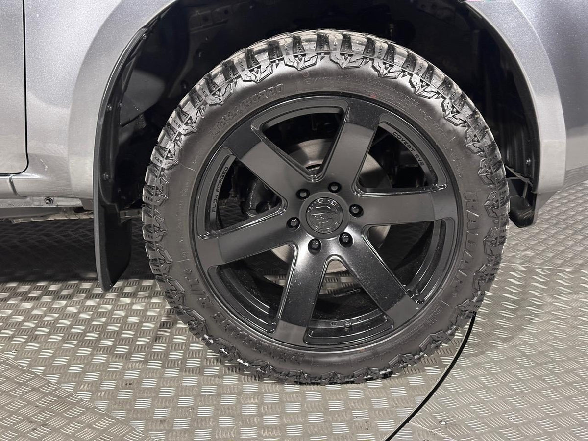 Isuzu D-Max (2022) on Covert RV6