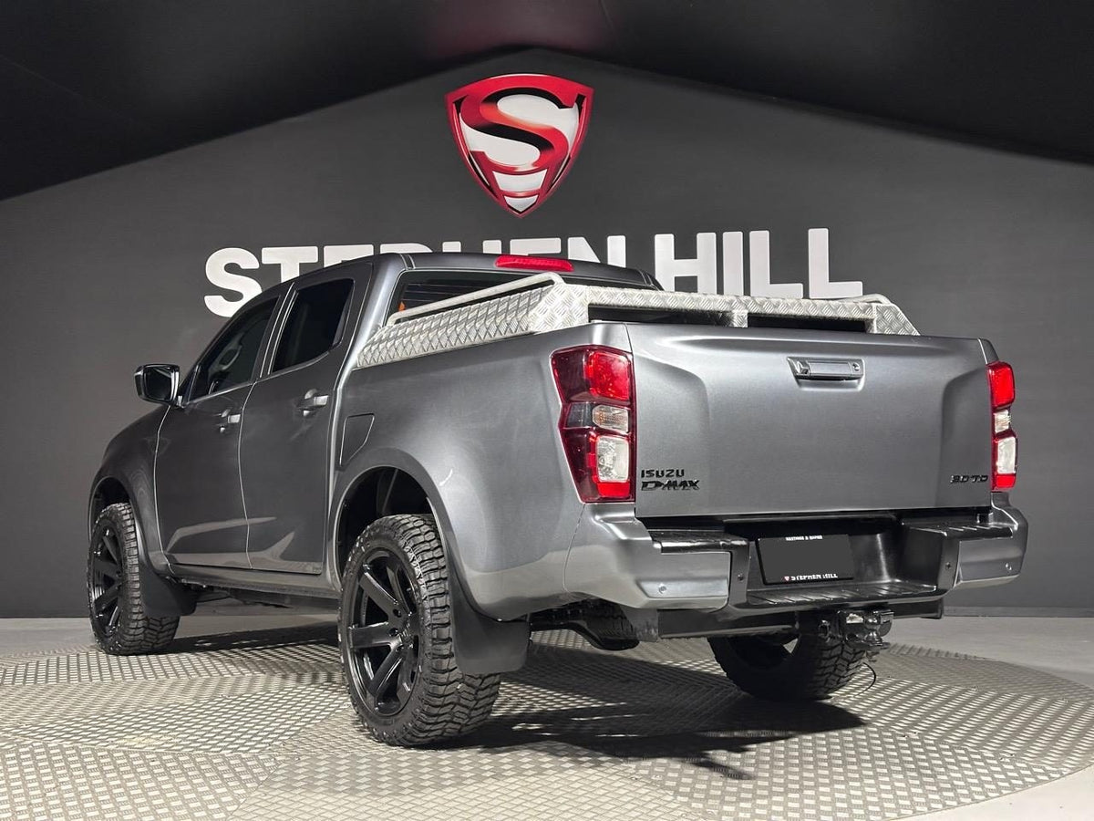 Isuzu D-Max (2022) on Covert RV6