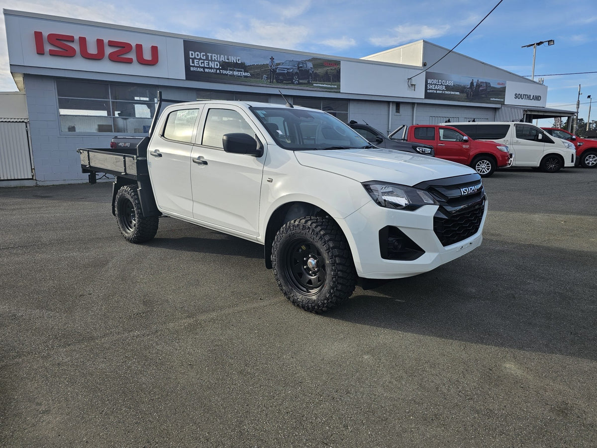 Isuzu D-Max (2024) on ROH Blak Trak