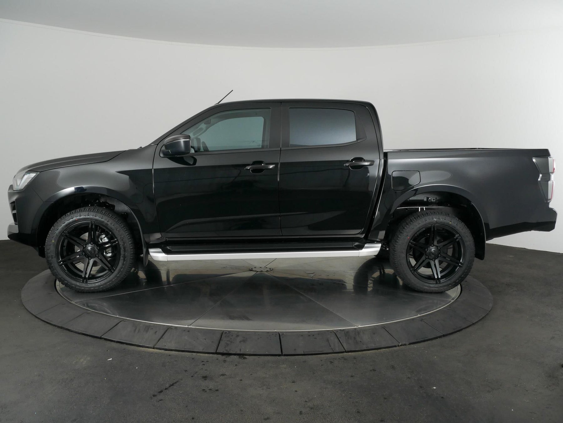 Isuzu D-Max on BGW Tempest