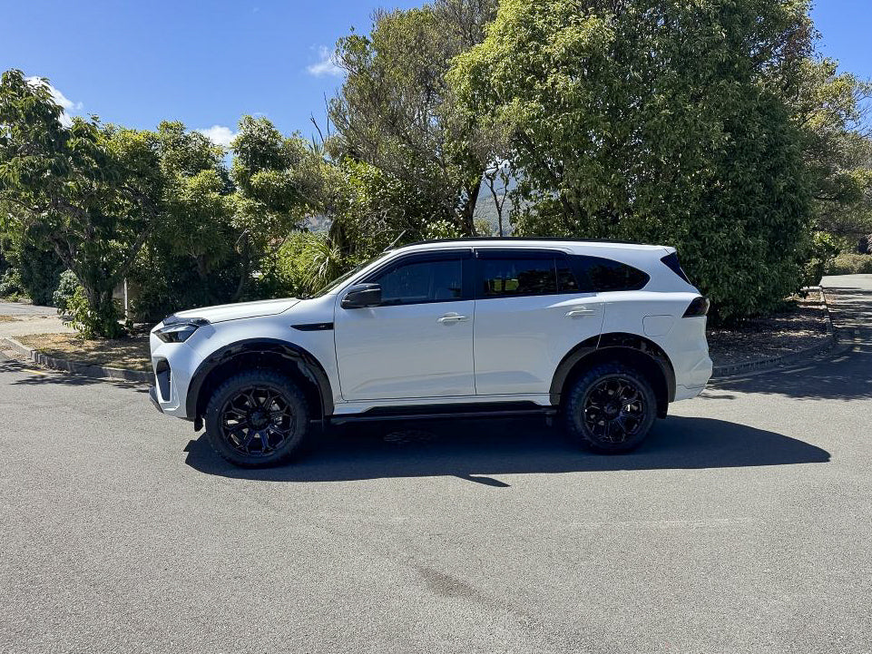 Isuzu MU-X (2026) on BGW Siege