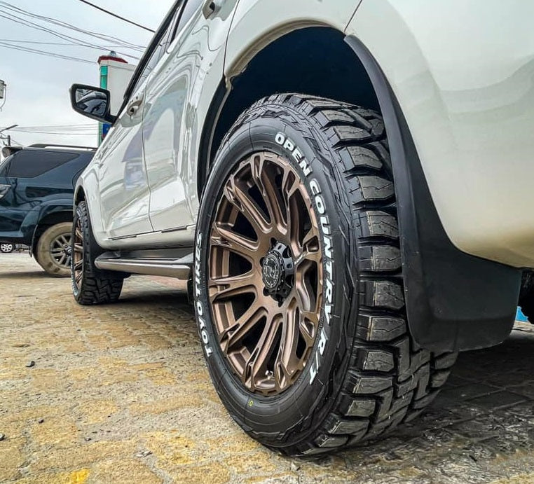 Isuzu MU-X on Black Rhino Diamondback
