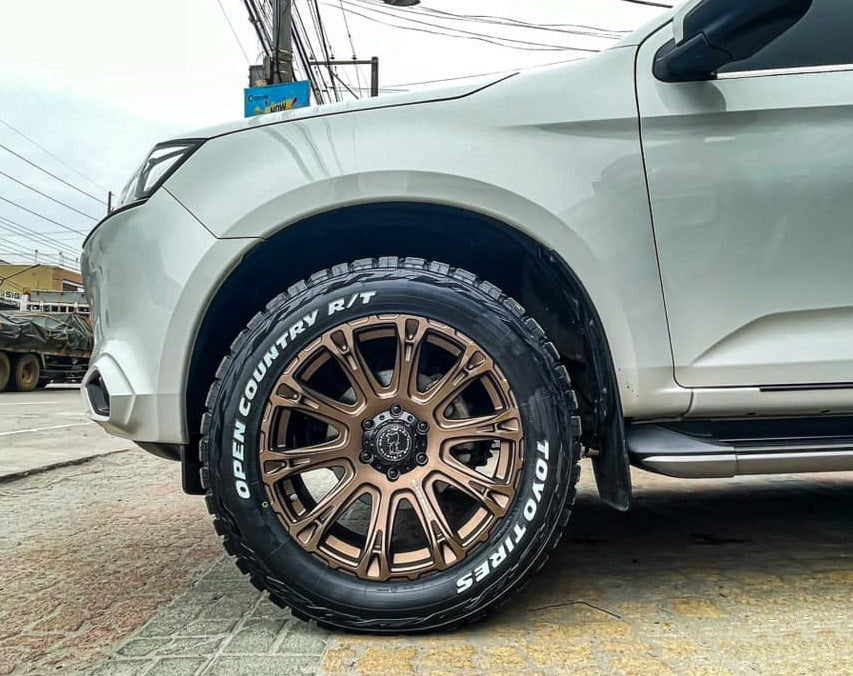 Isuzu MU-X on Black Rhino Diamondback