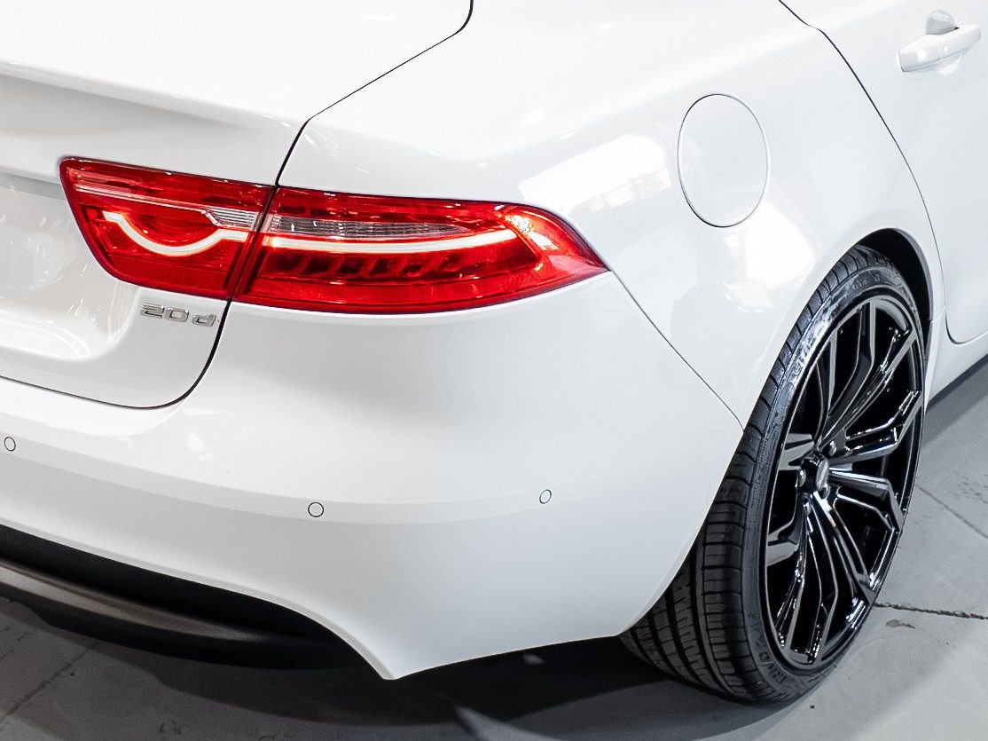Jaguar XE (2016) on BGW Black Widow