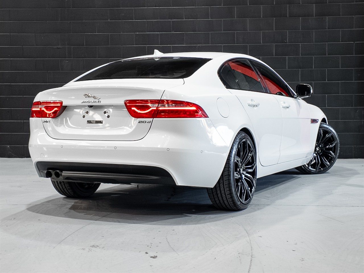 Jaguar XE (2016) on BGW Black Widow