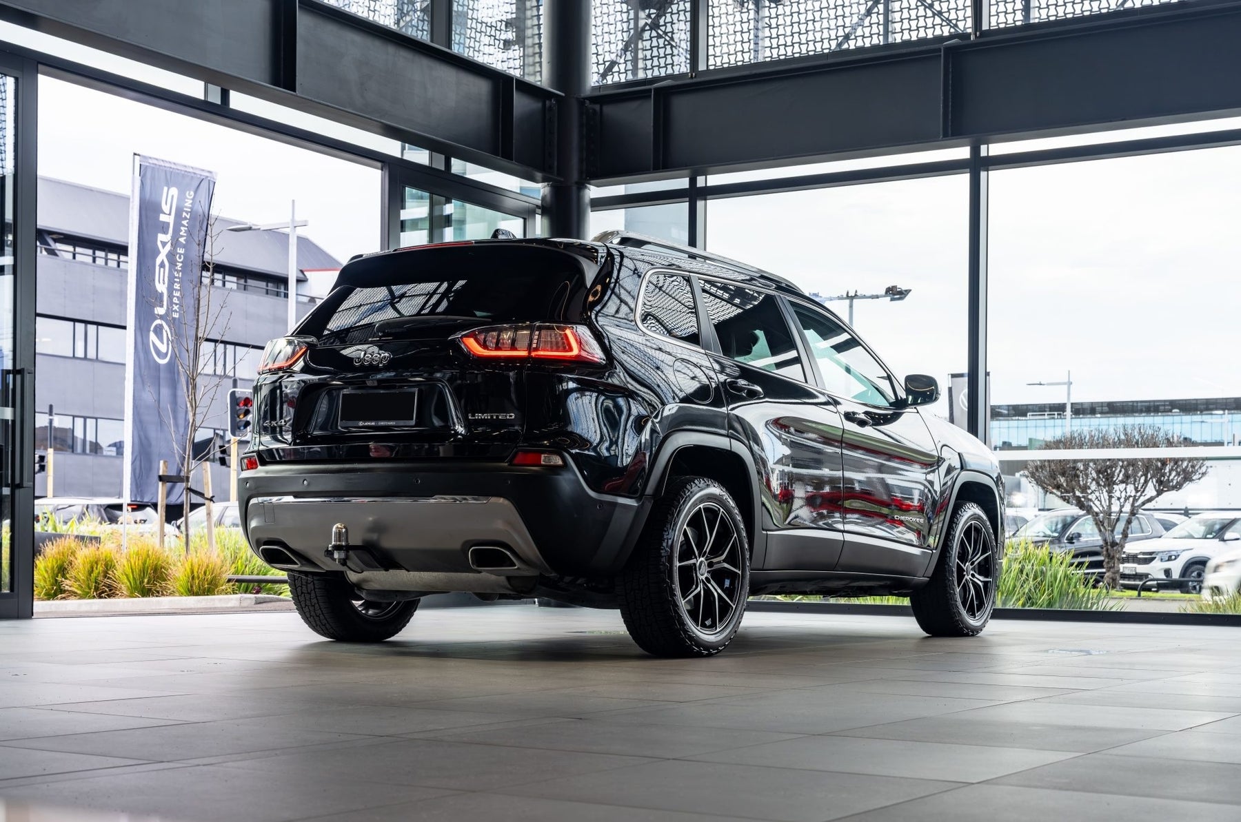 Jeep Cherokee (2021) on BGW Compton