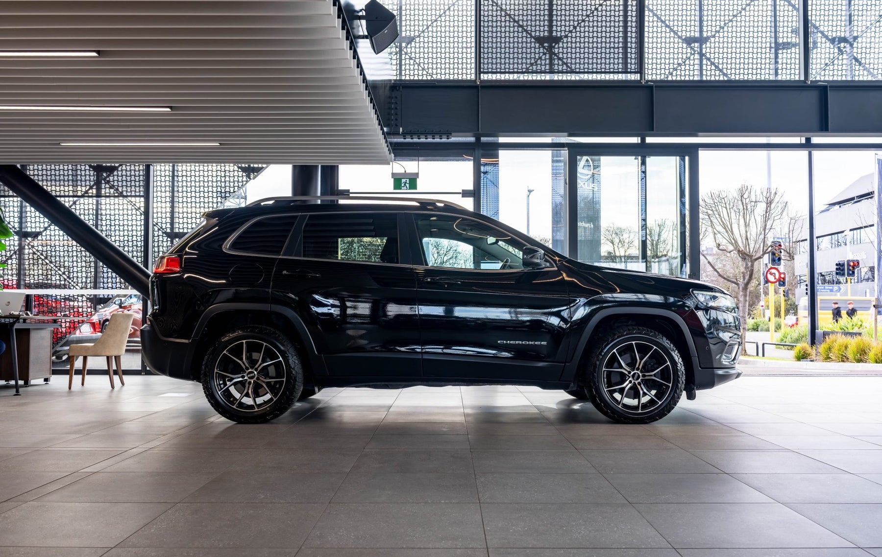 Jeep Cherokee (2021) on BGW Compton