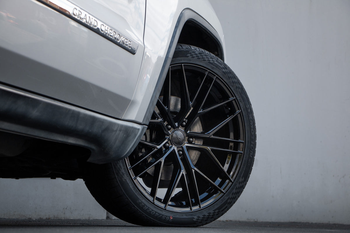 Jeep Grand Cherokee (2017) on BGW Black Widow