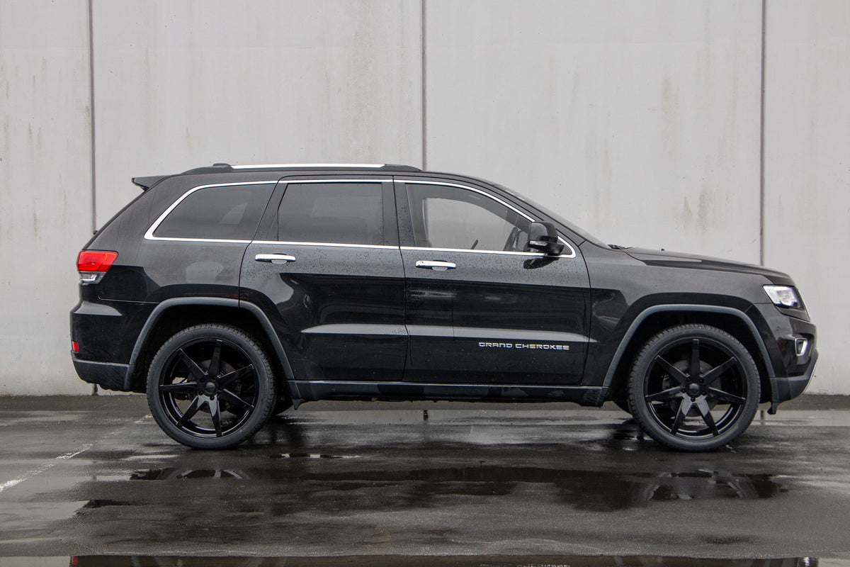 Jeep Grand Cherokee (2015) on BGW Mansell
