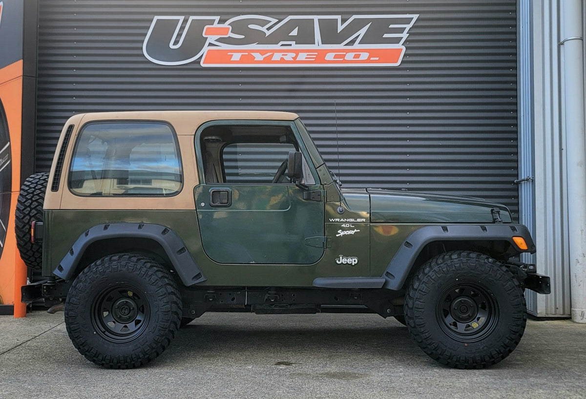 Jeep Wrangler TJ (2004) on ROH Blak Trak