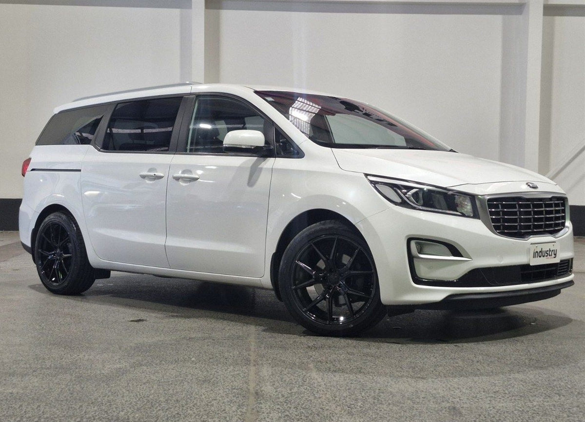 Kia Carnival (2020) on BGW Compton