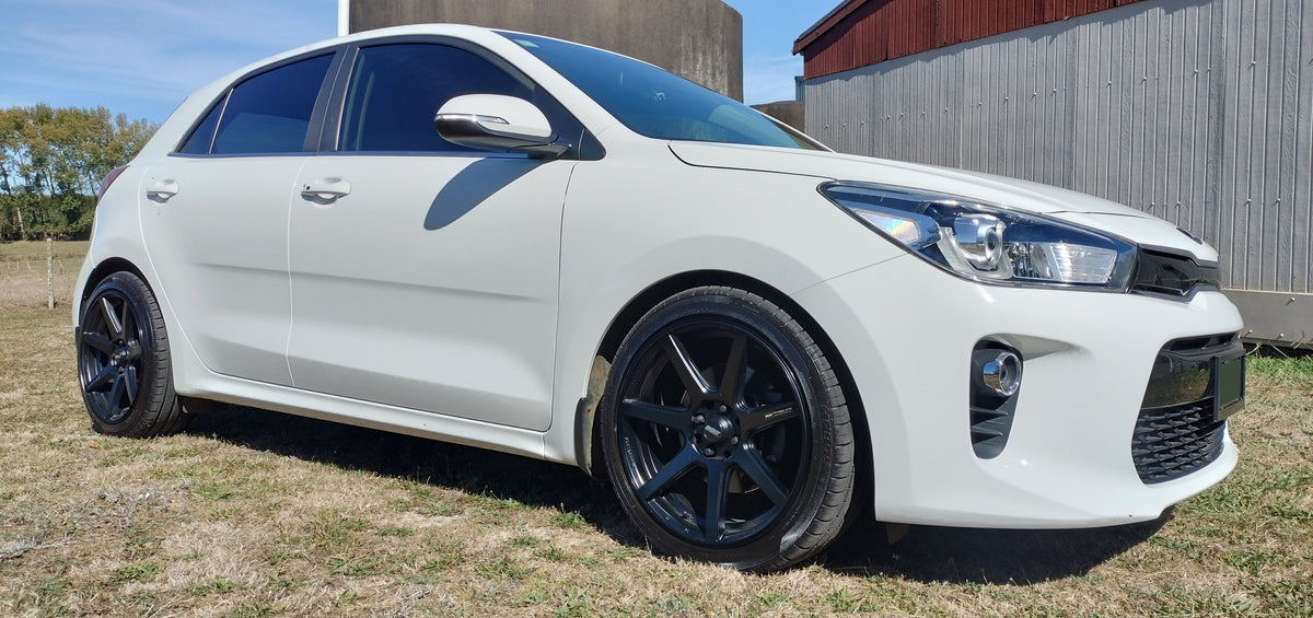 Kia Rio (2017) on BGW JD-7