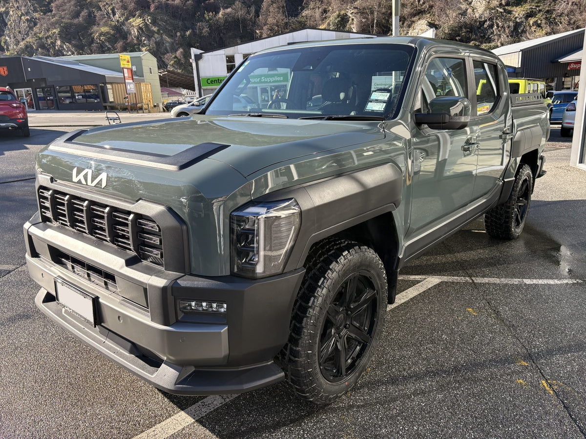 Kia Tasman (2025) on BGW Legend