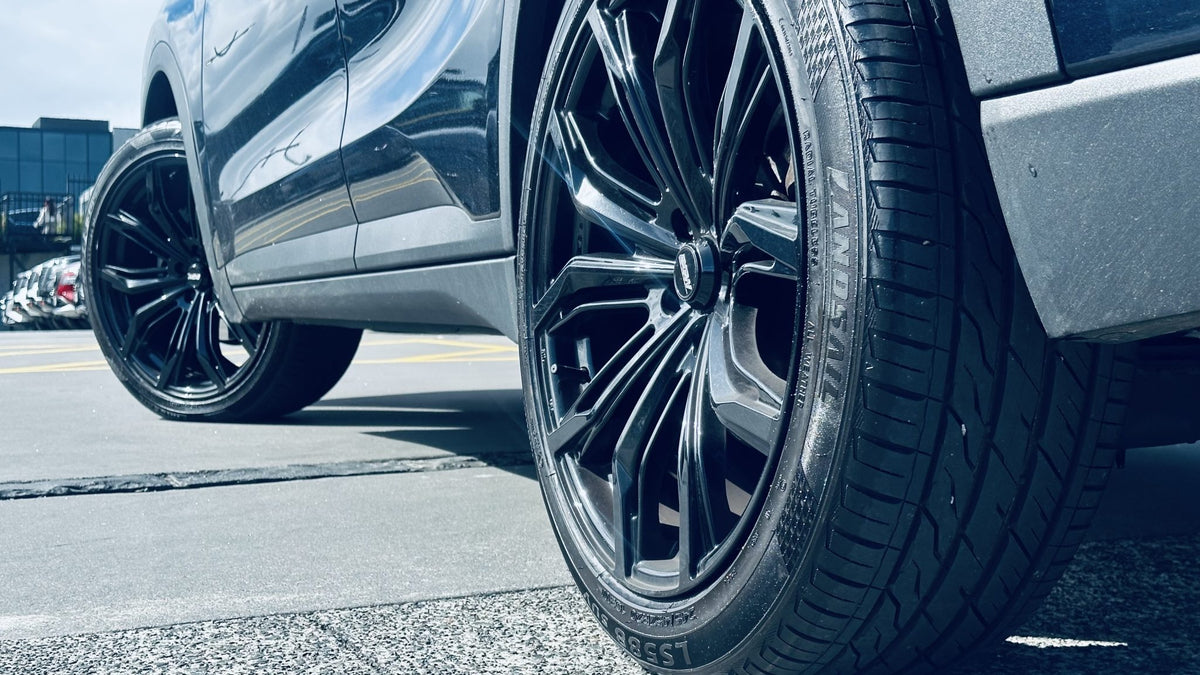 Mahindra XUV700 (2023) on BGW Black Widow