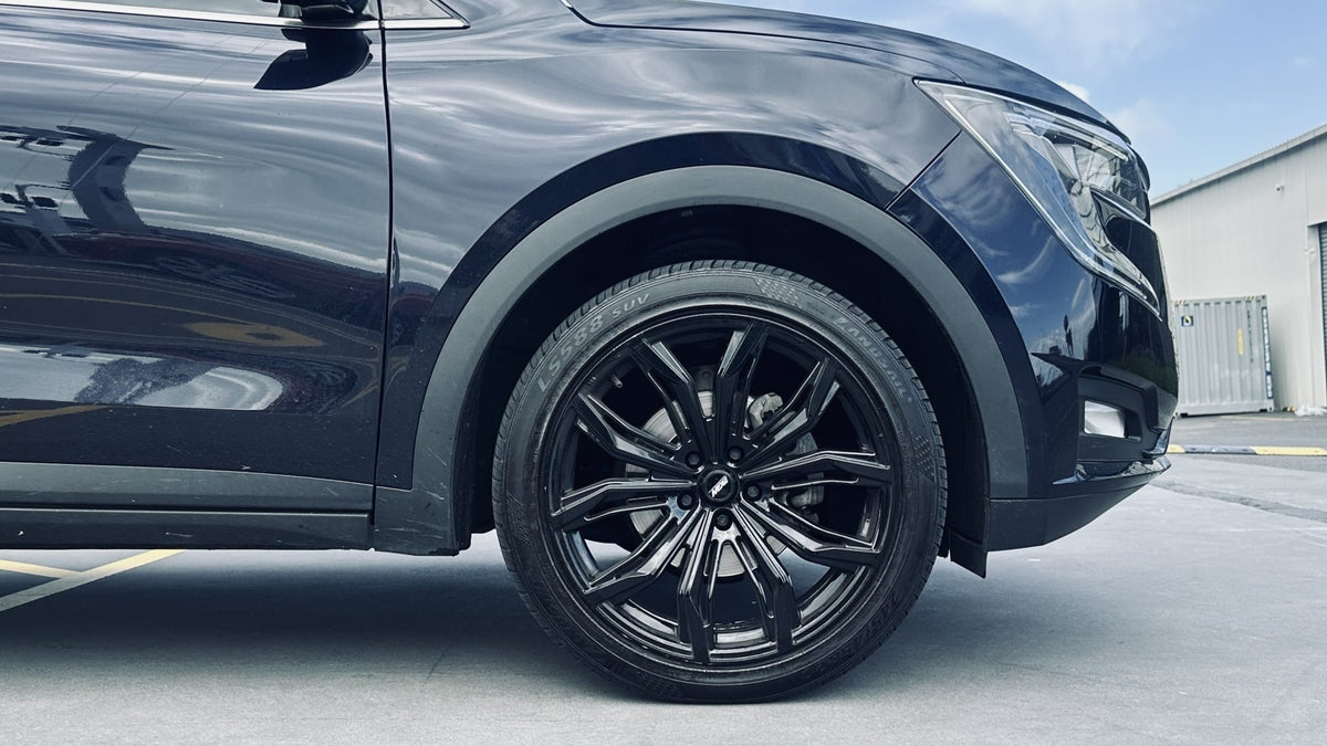 Mahindra XUV700 (2023) on BGW Black Widow