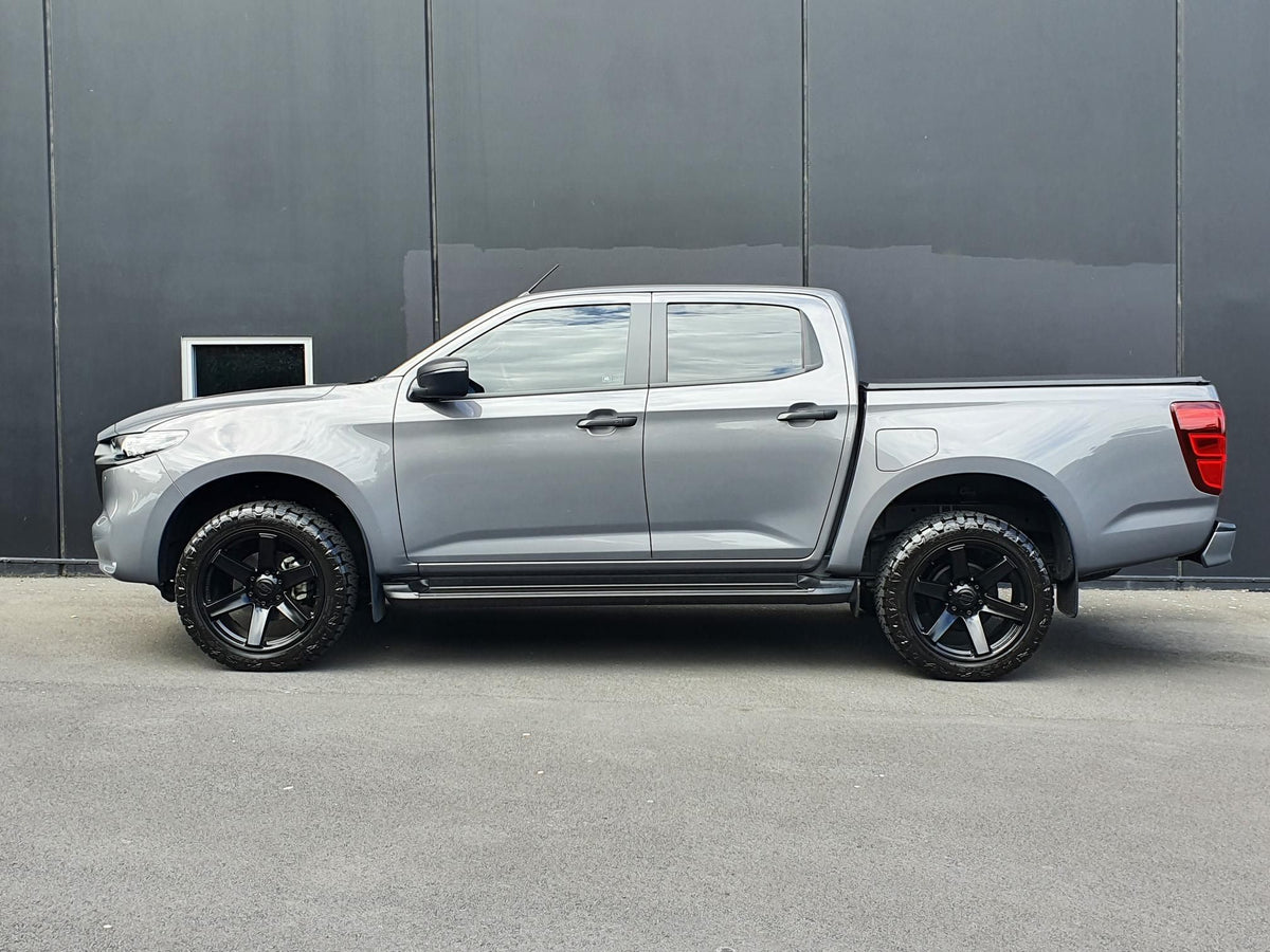 Mazda BT50 (2022) on BGW Beast