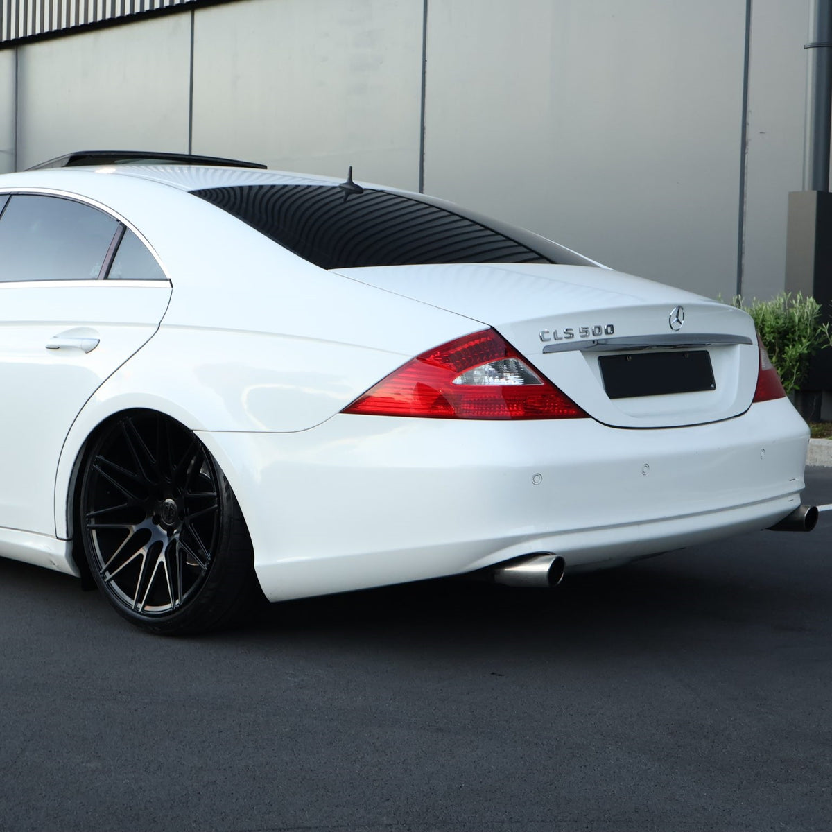 Mercedes Benz CLS500 (2005) on Covert CV8