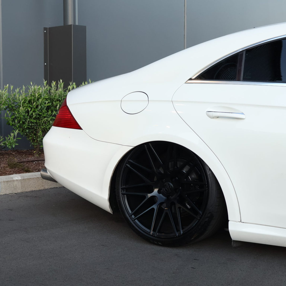 Mercedes Benz CLS500 (2005) on Covert CV8
