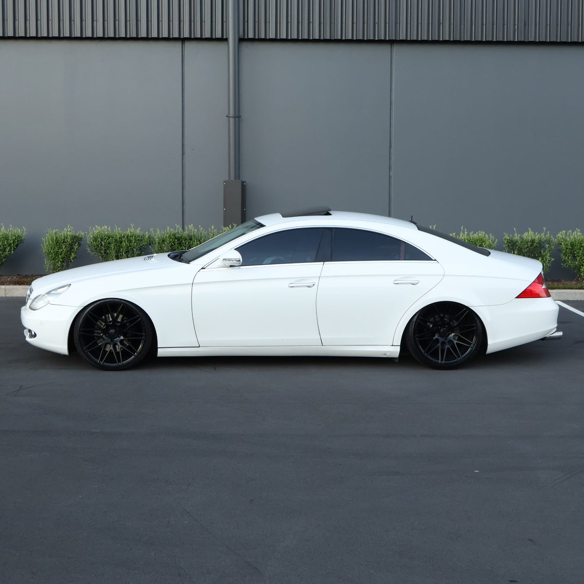 Mercedes Benz CLS500 (2005) on Covert CV8