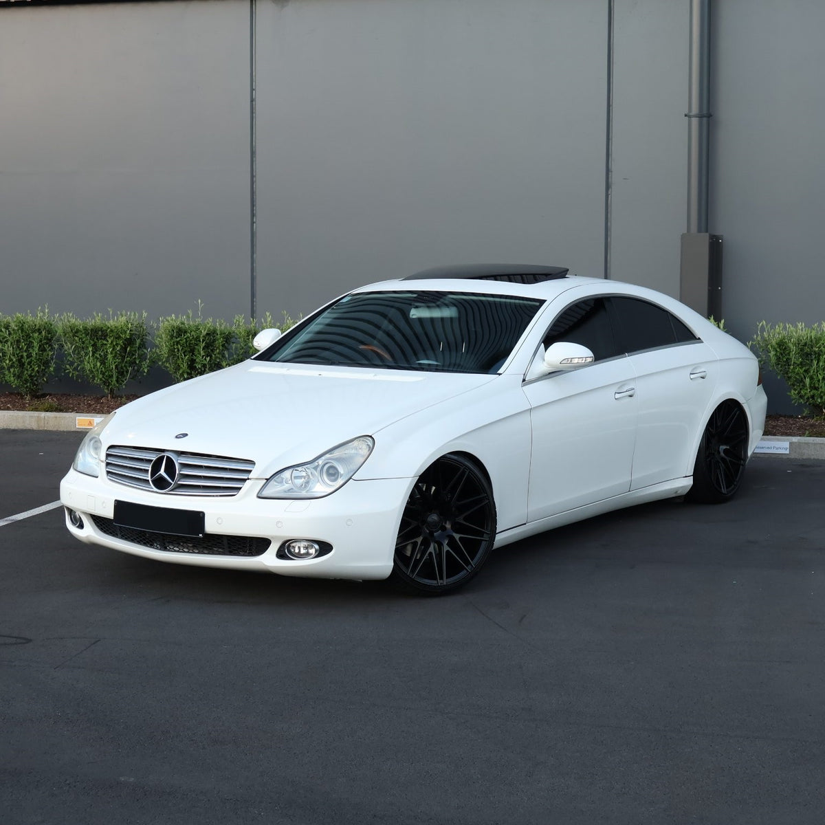 Mercedes Benz CLS500 (2005) on Covert CV8