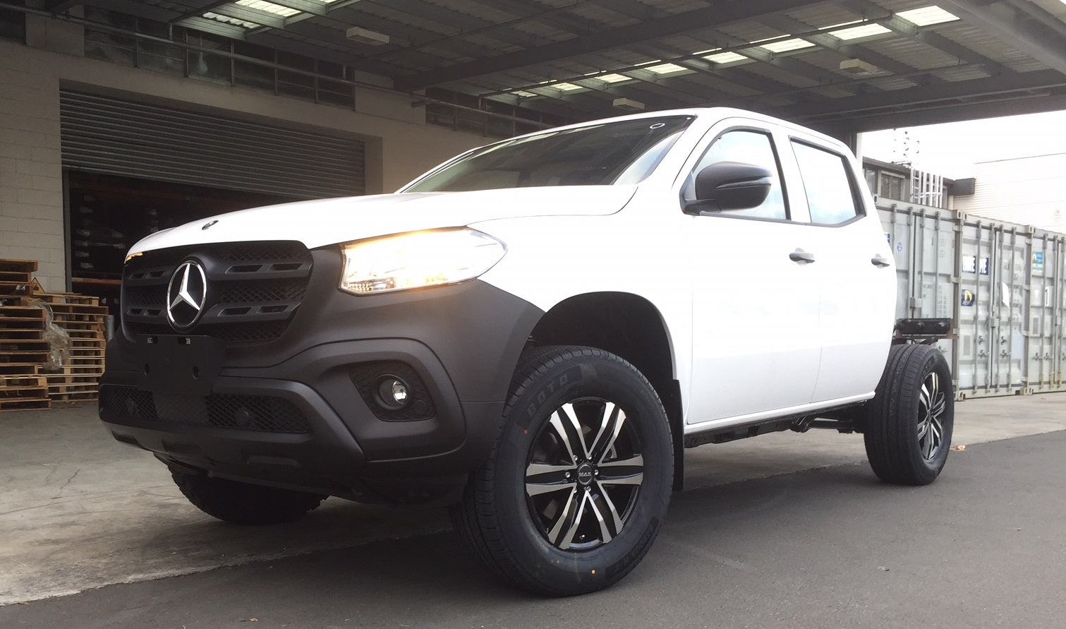 Mercedes X Class on MAK Stone6