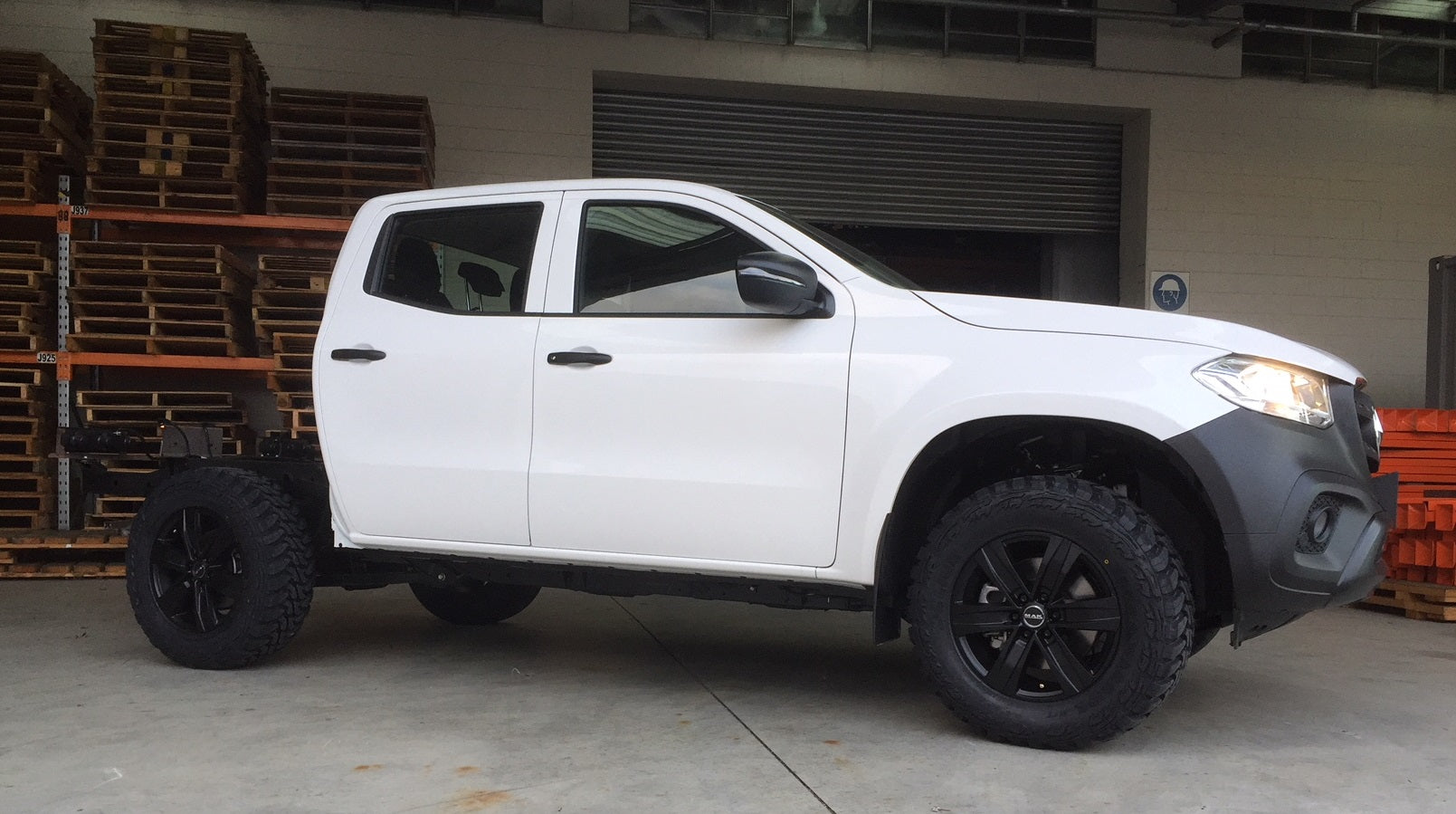 Mercedes X Class on MAK Stone6