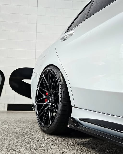 Mercedes Benz C63 (2015) on Covert CV8