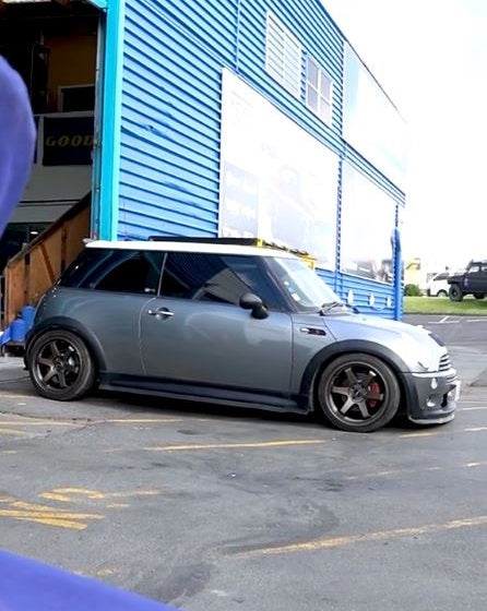 Mini Cooper (2006) on BGW JD-R