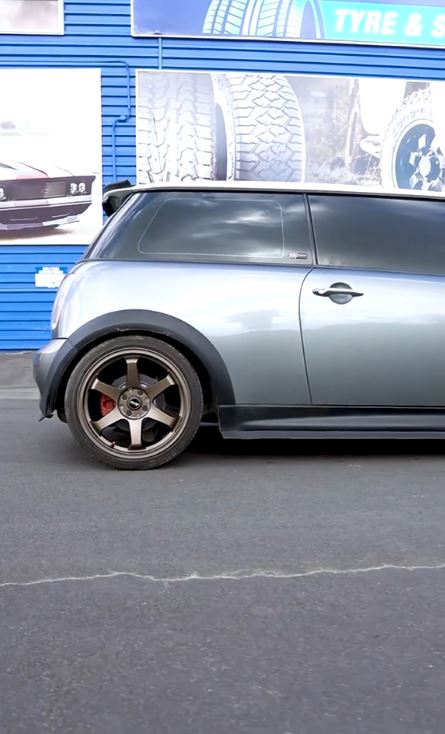 Mini Cooper (2006) on BGW JD-R