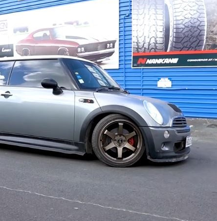 Mini Cooper (2006) on BGW JD-R