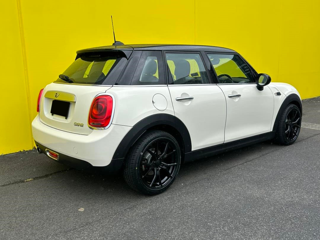 Mini Cooper (2015) on BGW Compton