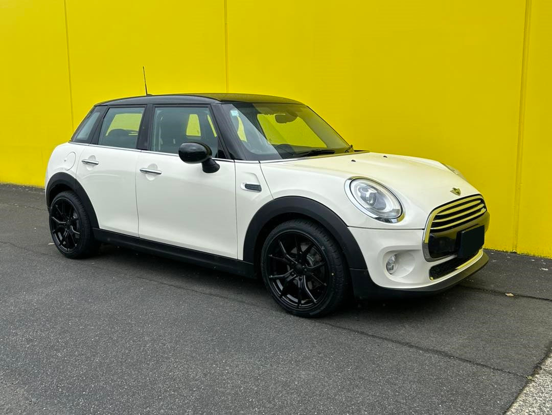 Mini Cooper (2015) on BGW Compton