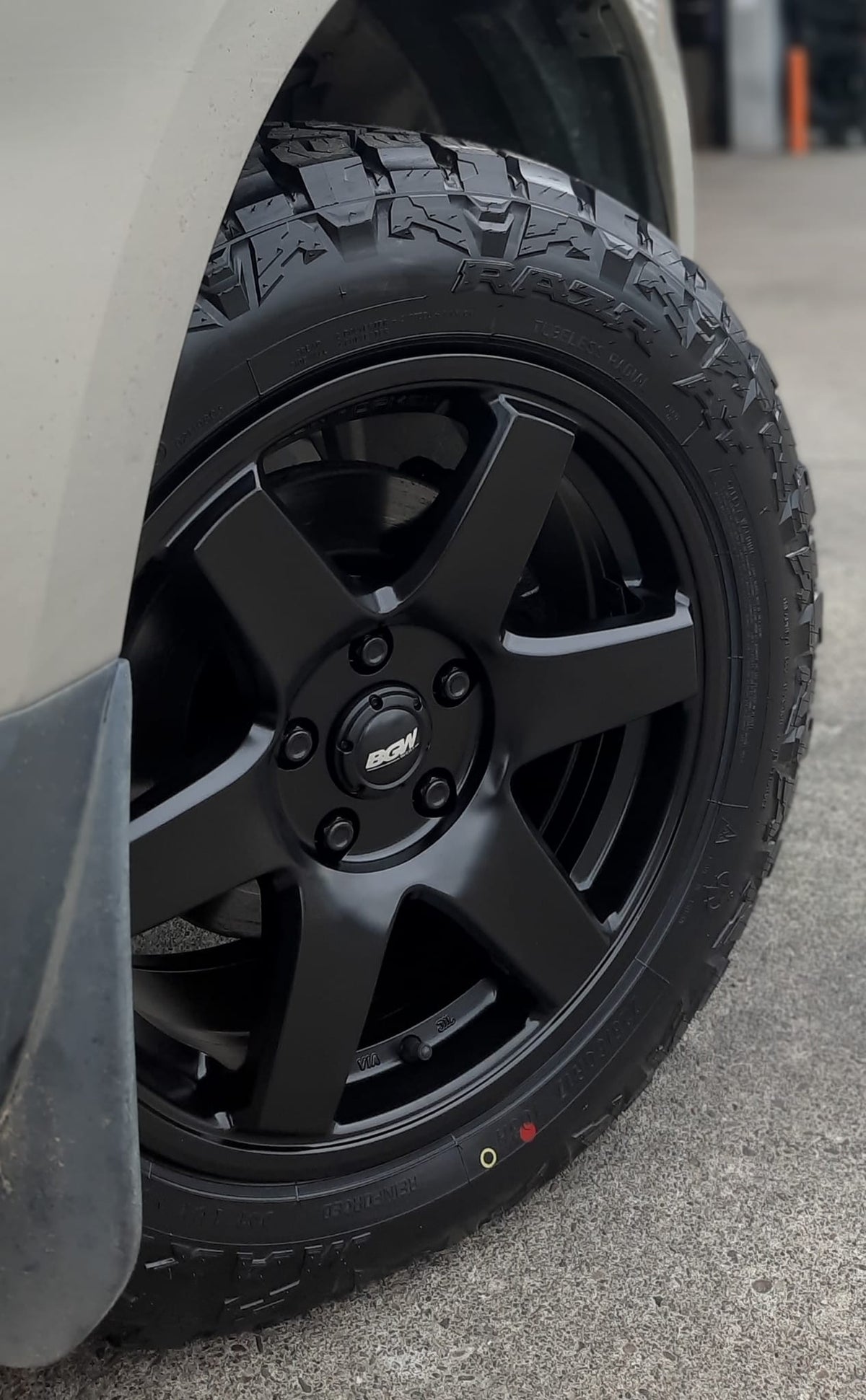 Mitsubishi Delica (2008) on BGW Beast