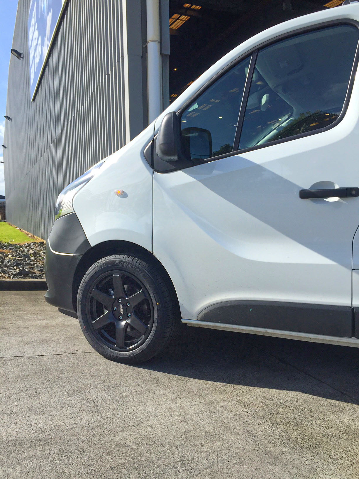 Mitsubishi Express on BGW Beast