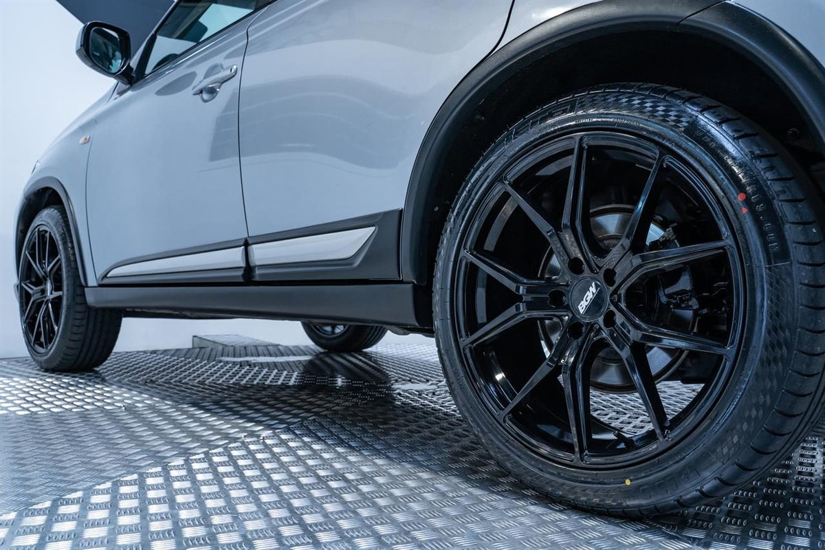 Mitsubishi Outlander (2017) on BGW Compton